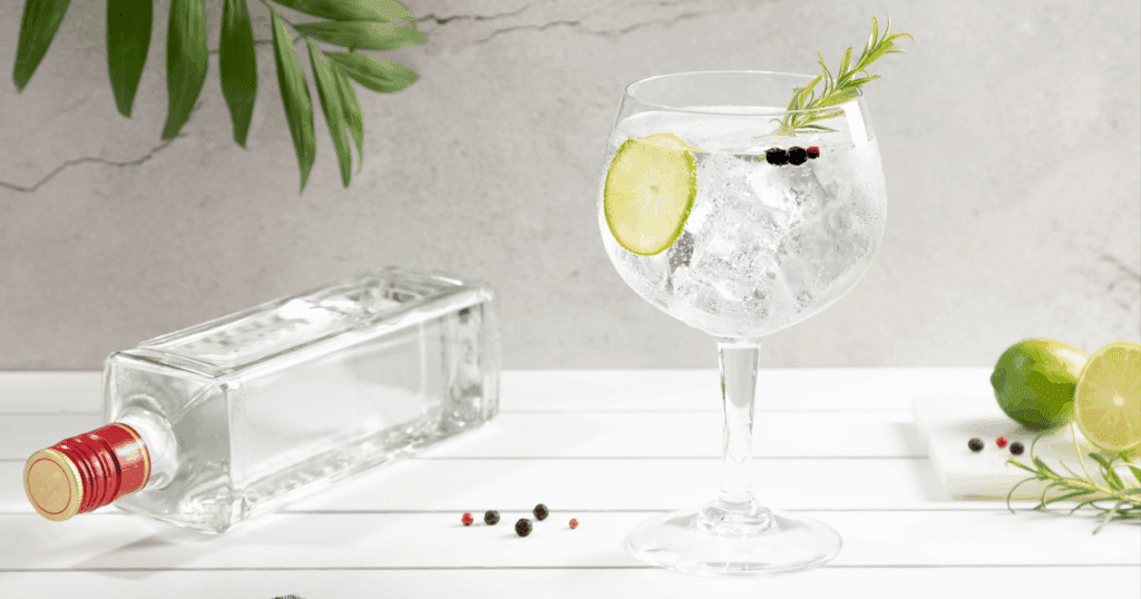 Gin tonik rummal