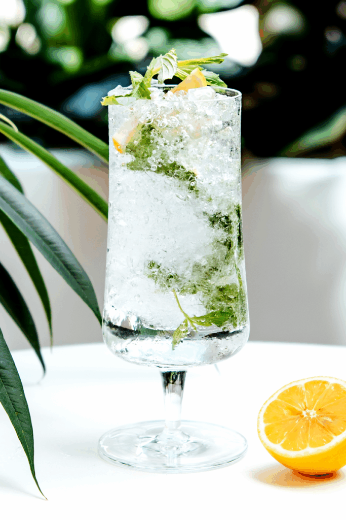 mojito koktél talpas poharban