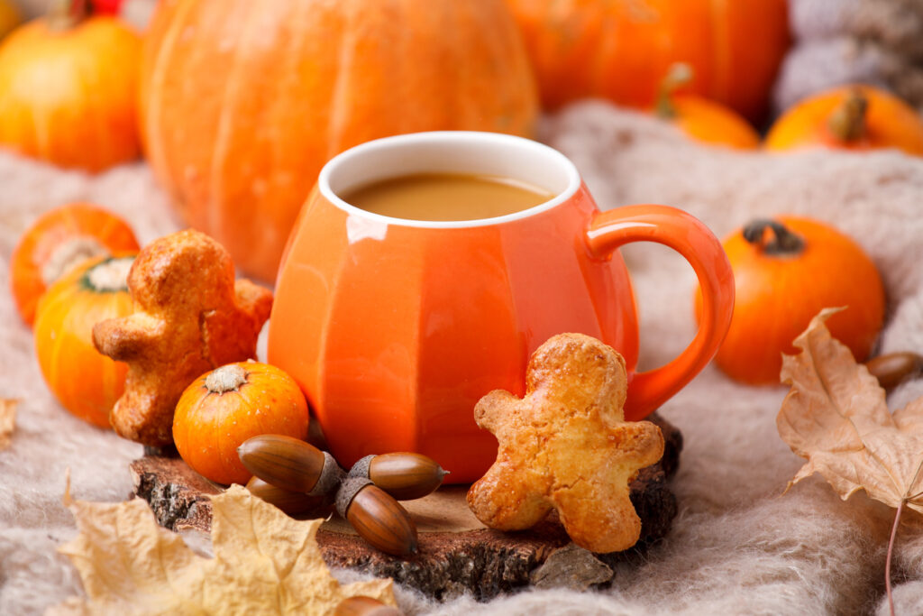 tea tök alakú pohárban