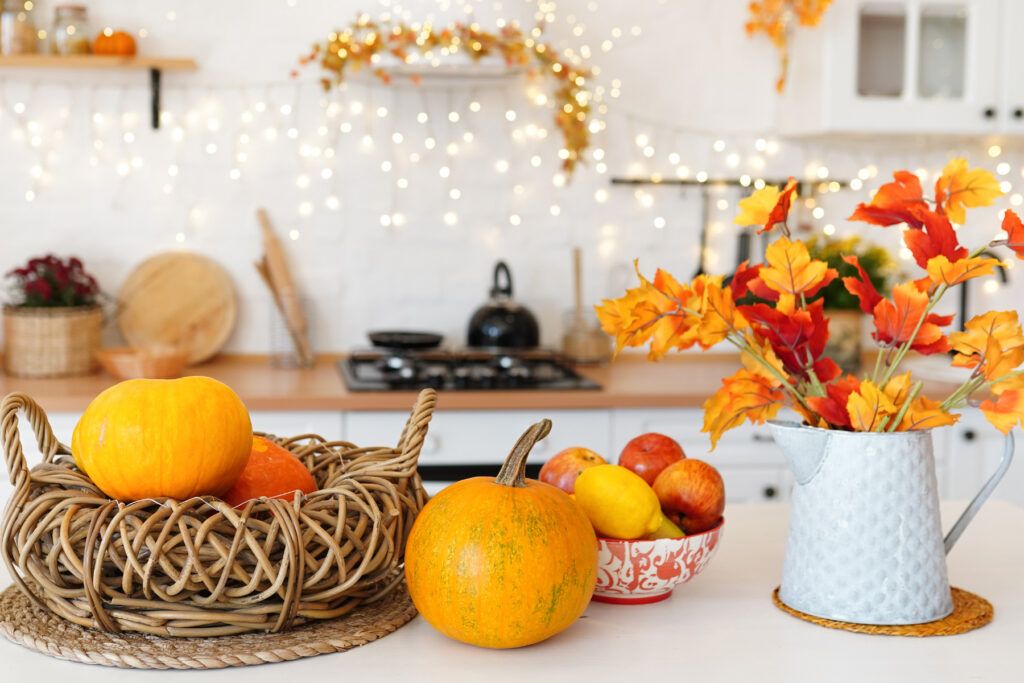 piros és narancs őszi dekoráció