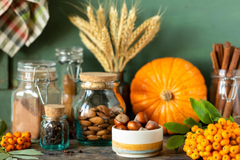 őszi dekoráció a polcon